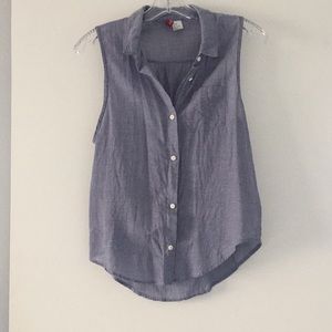 Sleeveless, collared chambray shirt